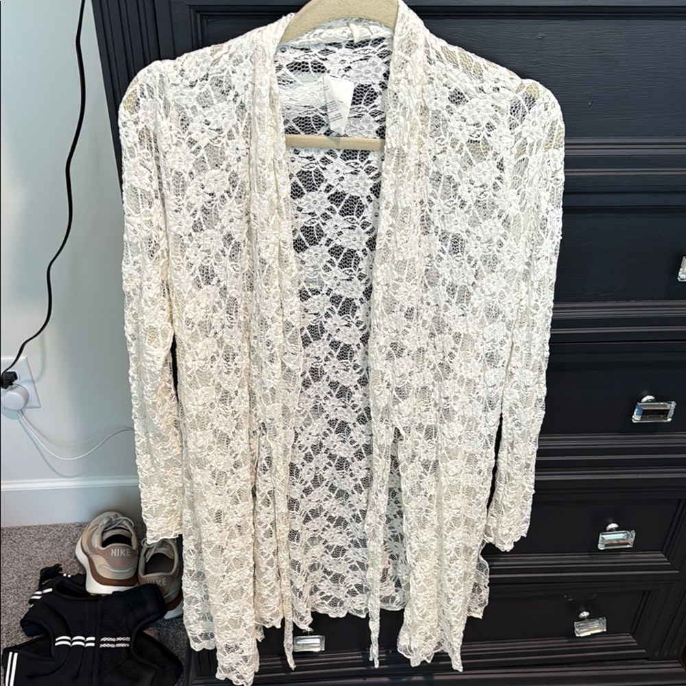 3/$8 Elegant Cream Lace Women's Sweater